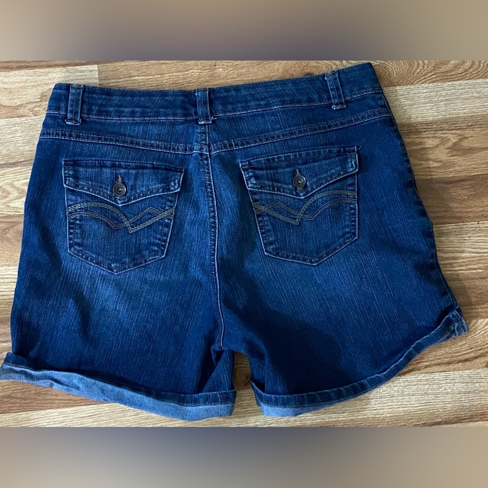 Nine West Dark Blue Jean Shorts Size 12 - Picture 6 of 9